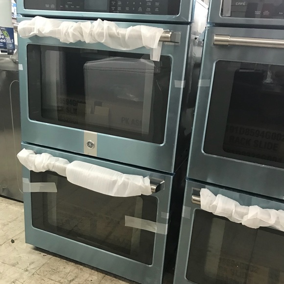 GE Cafe Series Double Convection Wall Oven - Picture 3 of 8